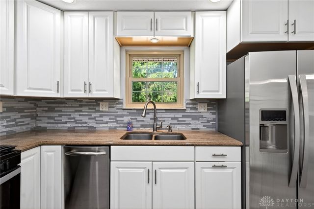 3598 Roselawn Drive, Beavercreek, OH 45430