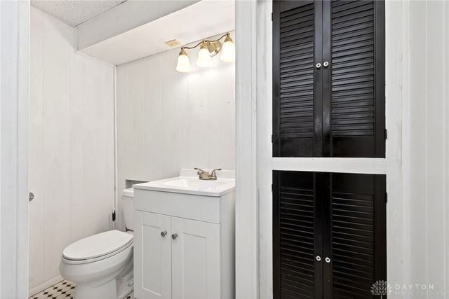 3598 Roselawn Drive, Beavercreek, OH 45430