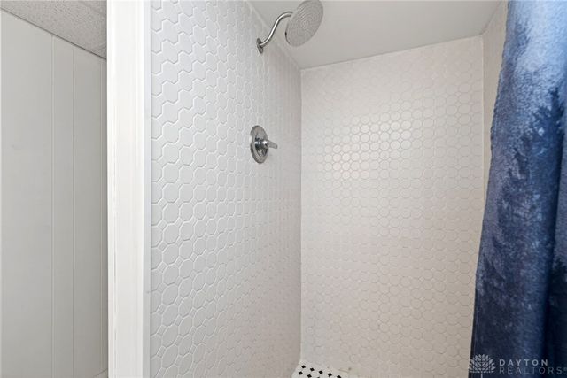 3598 Roselawn Drive, Beavercreek, OH 45430