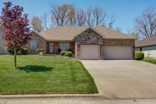 1421 North Vintage Avenue, Republic, MO 65738