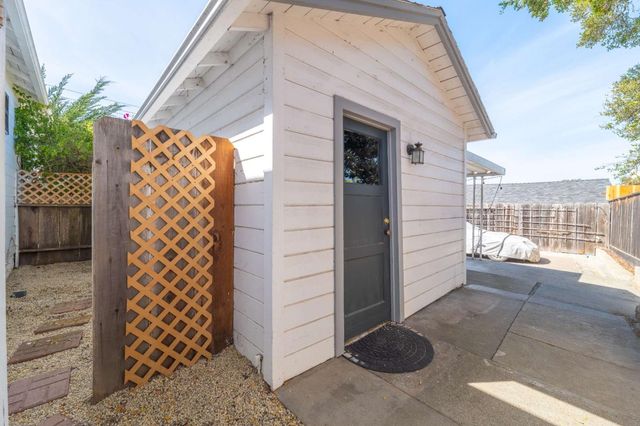 1 Serrano Way, Del Rey Oaks, CA 93940