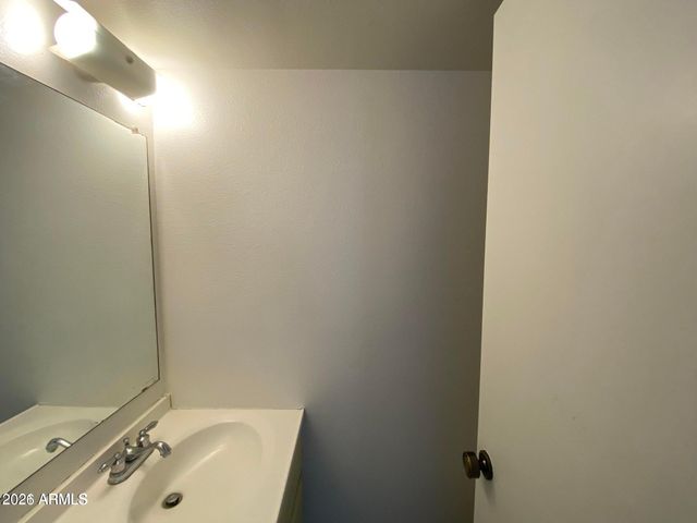 4852 E EUCLID Avenue 1, Phoenix, AZ 85044