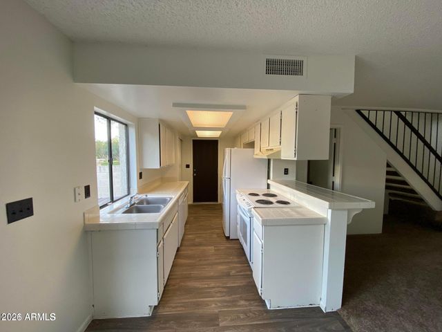 4852 E EUCLID Avenue 1, Phoenix, AZ 85044