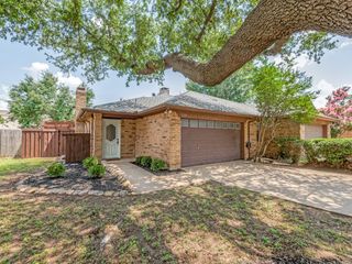 225 Mountainview Drive, Hurst, TX 76054