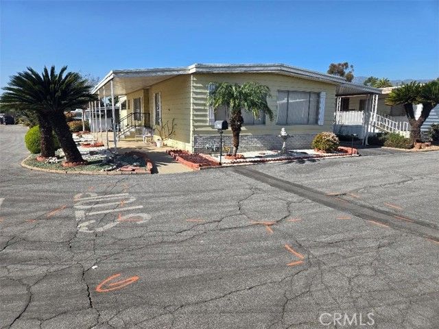 840 E Foothill, Azusa, CA 91702