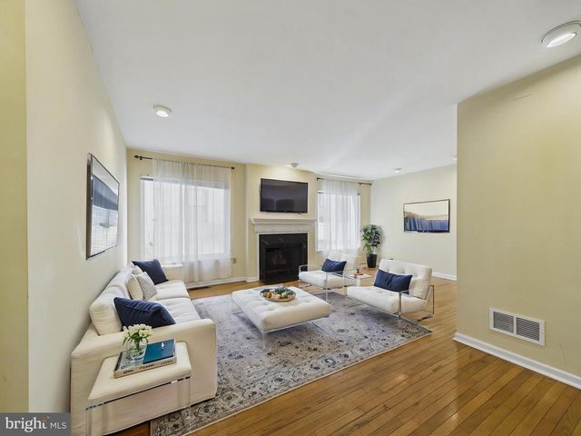 2036 APPLETREE ST, Philadelphia, PA 19103