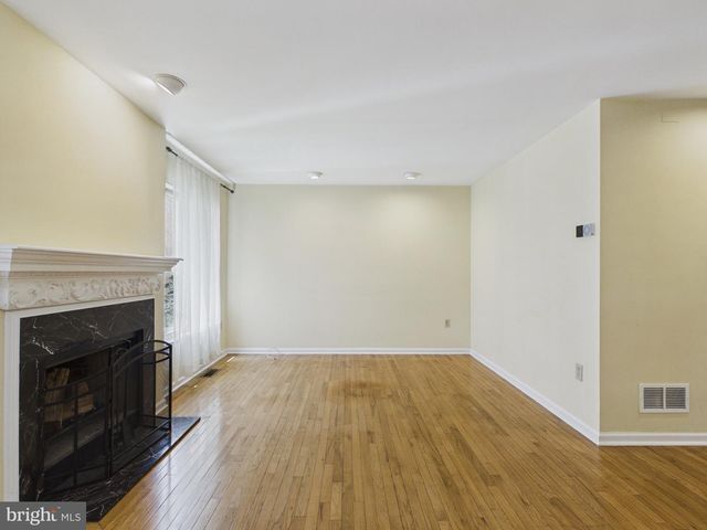 2036 APPLETREE ST, Philadelphia, PA 19103