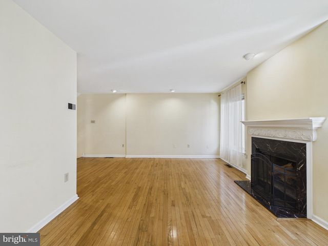 2036 APPLETREE ST, Philadelphia, PA 19103