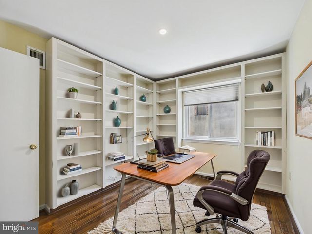 2036 APPLETREE ST, Philadelphia, PA 19103