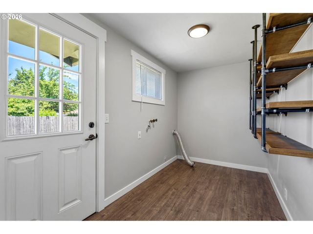 622 51ST St, Springfield, OR 97478