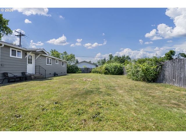 622 51ST St, Springfield, OR 97478