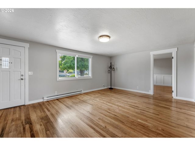 622 51ST St, Springfield, OR 97478