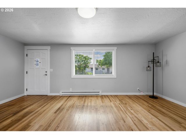 622 51ST St, Springfield, OR 97478