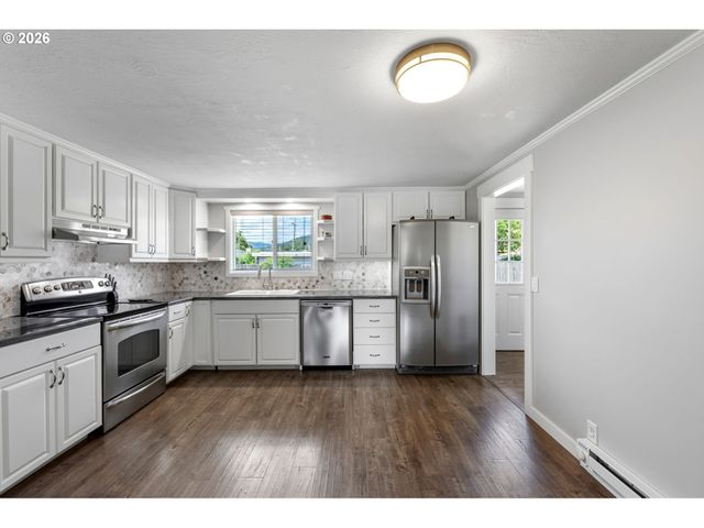 622 51ST St, Springfield, OR 97478
