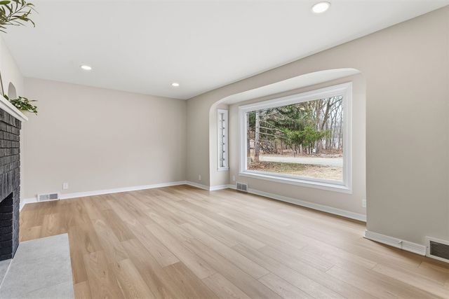 15769 Mercury Drive, Grand Haven, MI 49417