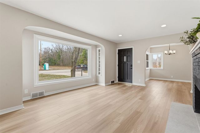 15769 Mercury Drive, Grand Haven, MI 49417