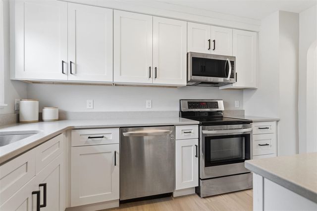 15769 Mercury Drive, Grand Haven, MI 49417