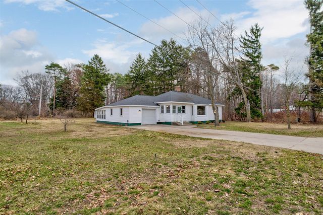 15769 Mercury Drive, Grand Haven, MI 49417