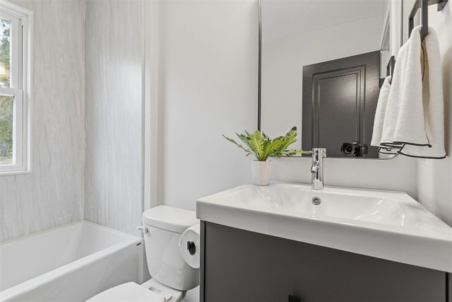 15769 Mercury Drive, Grand Haven, MI 49417