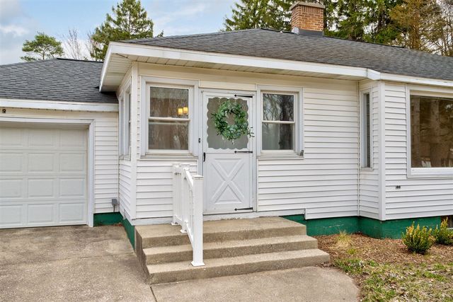 15769 Mercury Drive, Grand Haven, MI 49417