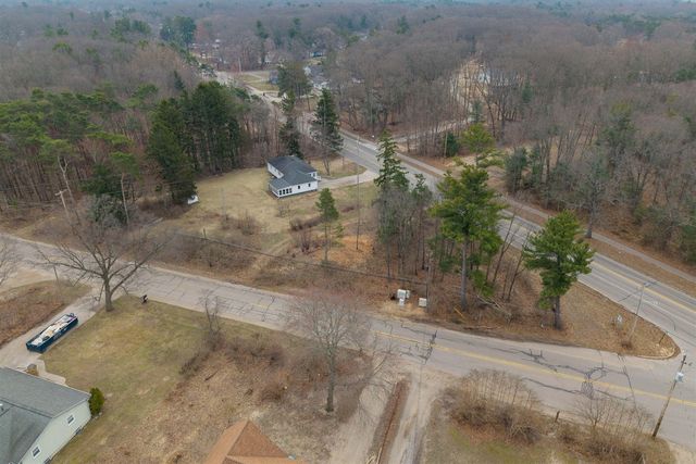 15769 Mercury Drive, Grand Haven, MI 49417