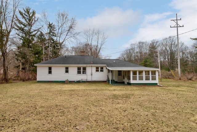 15769 Mercury Drive, Grand Haven, MI 49417