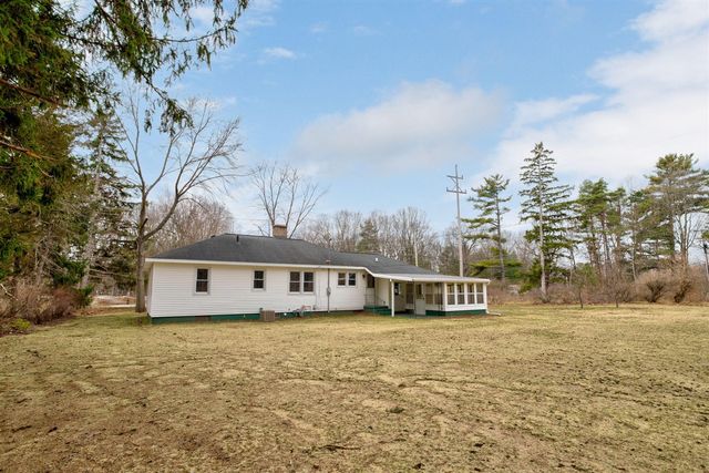 15769 Mercury Drive, Grand Haven, MI 49417