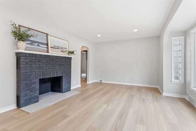 15769 Mercury Drive, Grand Haven, MI 49417