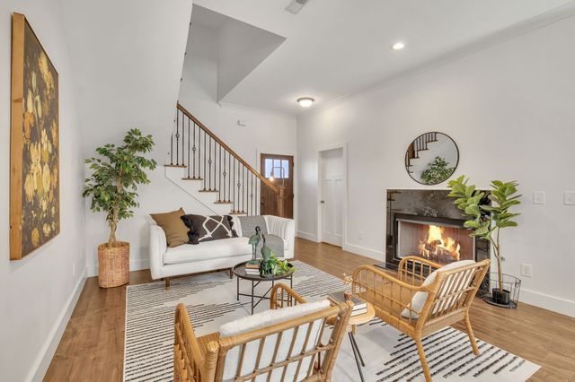 1209 Hawkins St Apt 4, Nashville, TN 37203