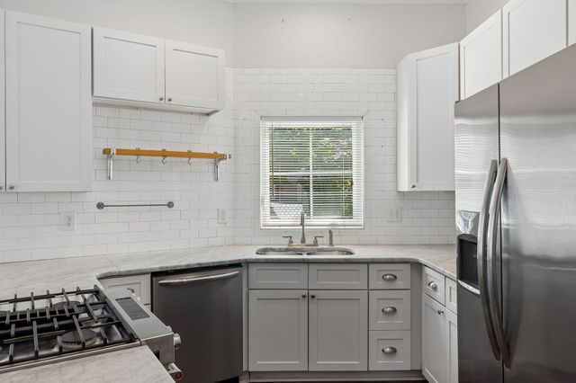 1209 Hawkins St Apt 4, Nashville, TN 37203