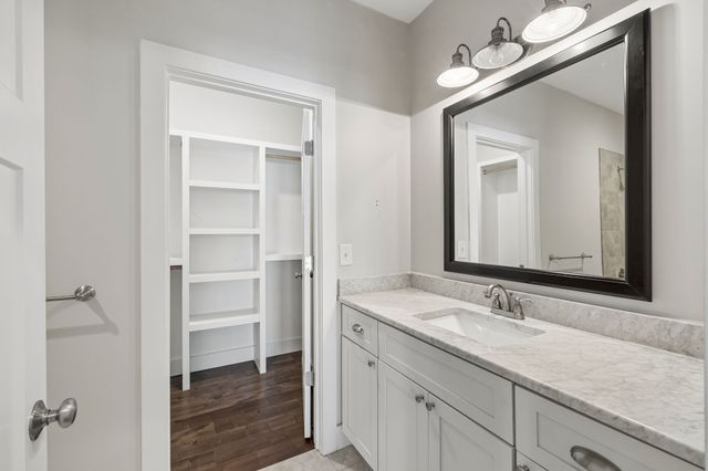 1209 Hawkins St Apt 4, Nashville, TN 37203