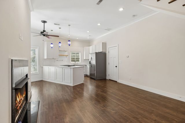 1209 Hawkins St Apt 4, Nashville, TN 37203
