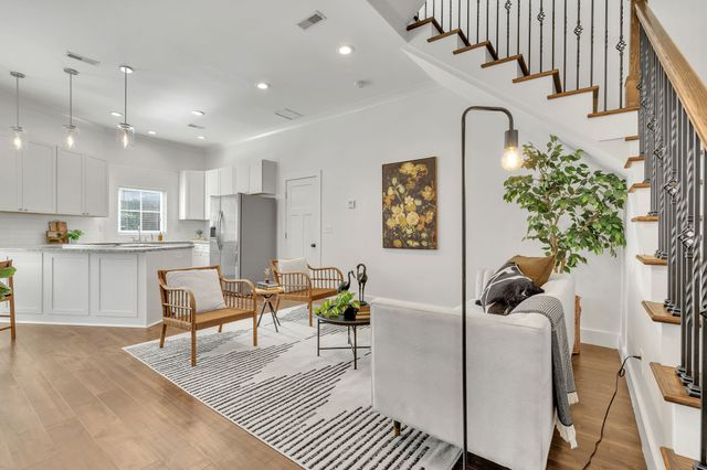 1209 Hawkins St Apt 4, Nashville, TN 37203