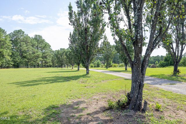2282 Nc-55, Coats, NC 27521