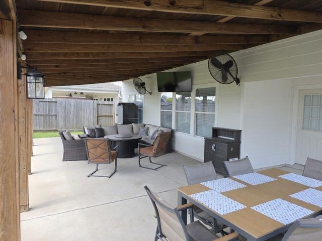 2301 Zavalla Drive, Deer Park, TX 77536