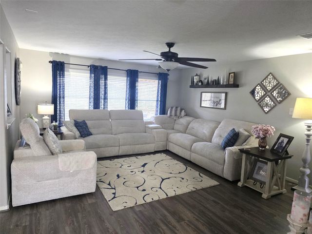 2301 Zavalla Drive, Deer Park, TX 77536