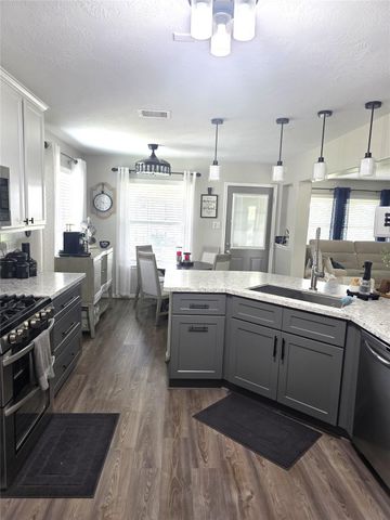 2301 Zavalla Drive, Deer Park, TX 77536