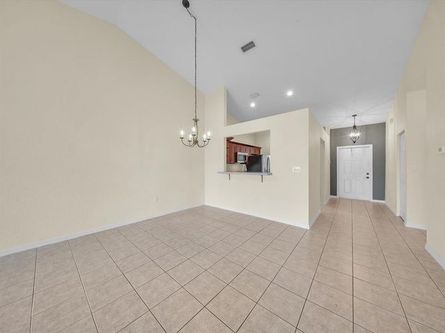 2851 E Aragon Boulevard 5, Sunrise, FL 33313
