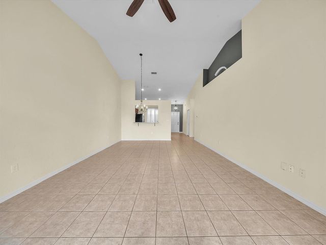 2851 E Aragon Boulevard 5, Sunrise, FL 33313