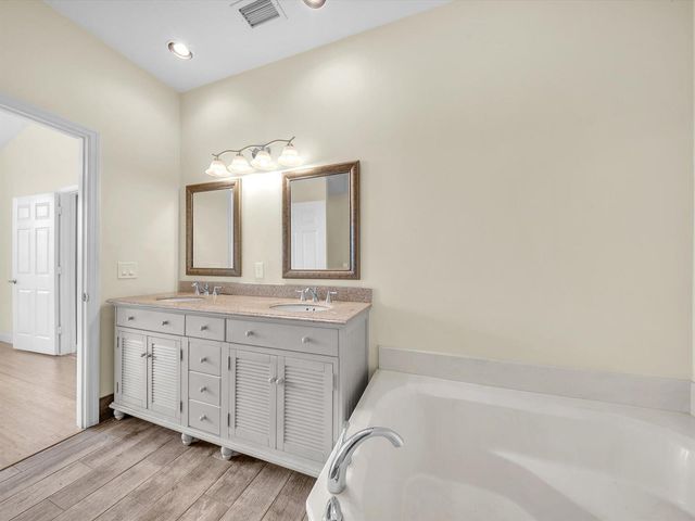 2851 E Aragon Boulevard 5, Sunrise, FL 33313