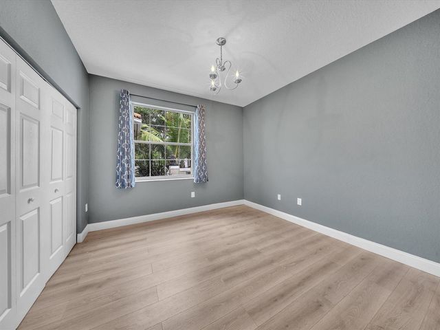 2851 E Aragon Boulevard 5, Sunrise, FL 33313