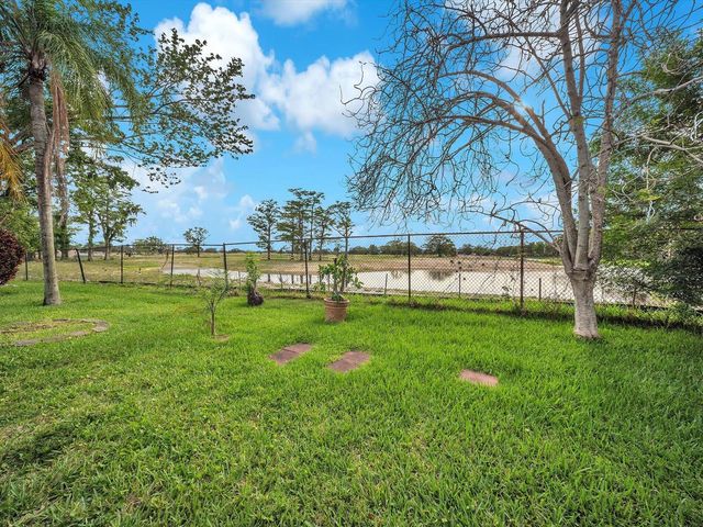 2851 E Aragon Boulevard 5, Sunrise, FL 33313