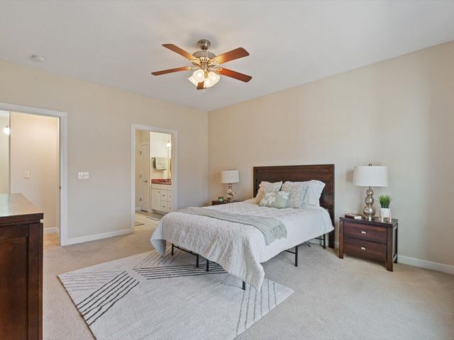 1227 E Kimberly Road 5A, Bettendorf, IA 52722