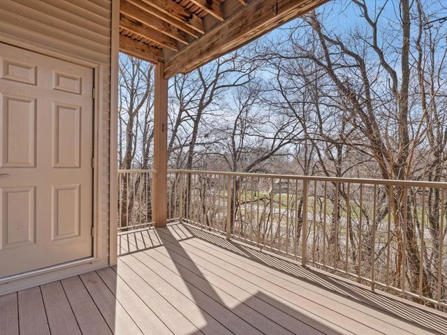 1227 E Kimberly Road 5A, Bettendorf, IA 52722