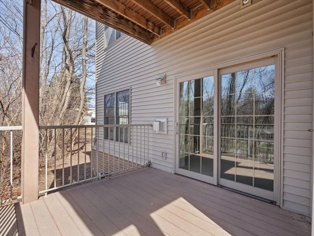 1227 E Kimberly Road 5A, Bettendorf, IA 52722