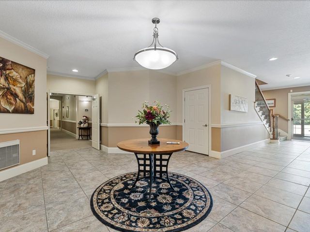 1227 E Kimberly Road 5A, Bettendorf, IA 52722