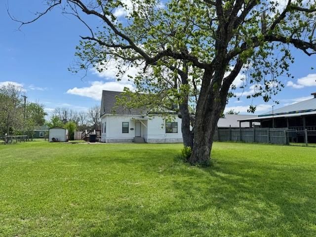 217 Main Street, Palacios, TX 77465