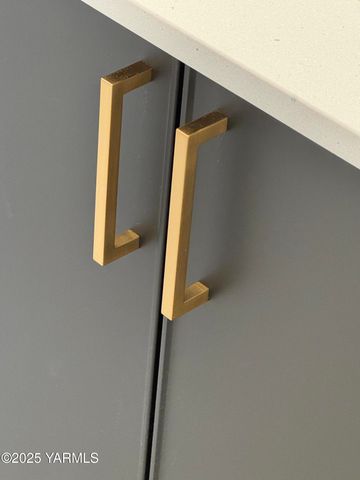 E 202 Ian Ave, Ellensburg, WA 98926