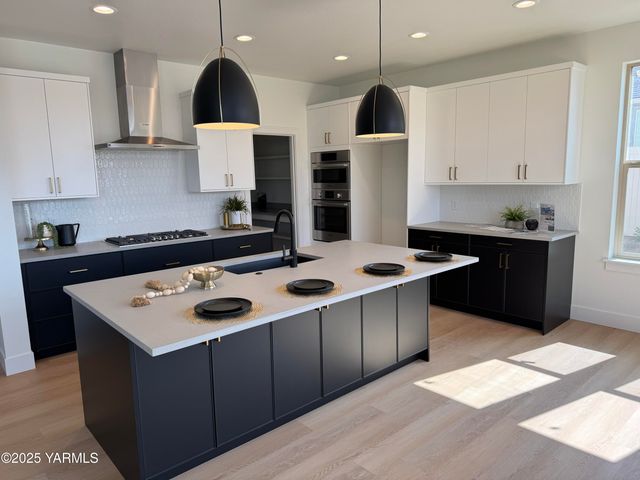 E 202 Ian Ave, Ellensburg, WA 98926