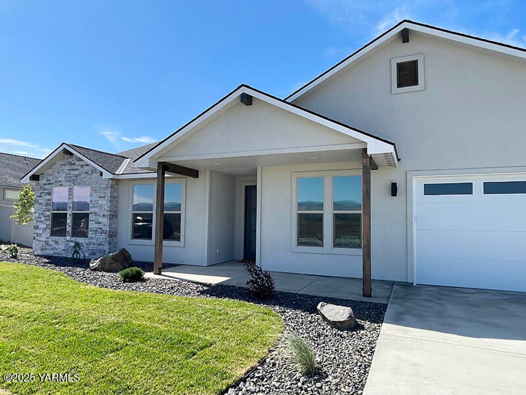 E 202 Ian Ave, Ellensburg, WA 98926